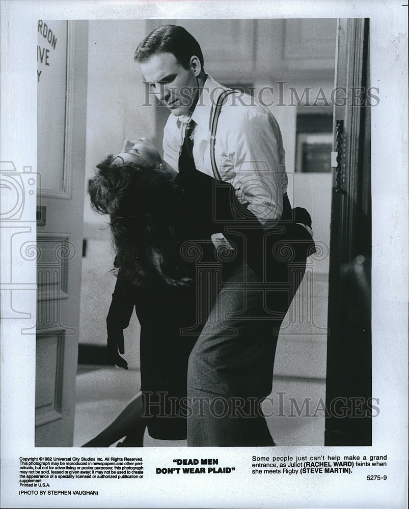 1982 Press Photo Rachel Ward and Steve Martin in &quot;Dead Men Don&#39;t Wear Plaid&quot;- Historic Images