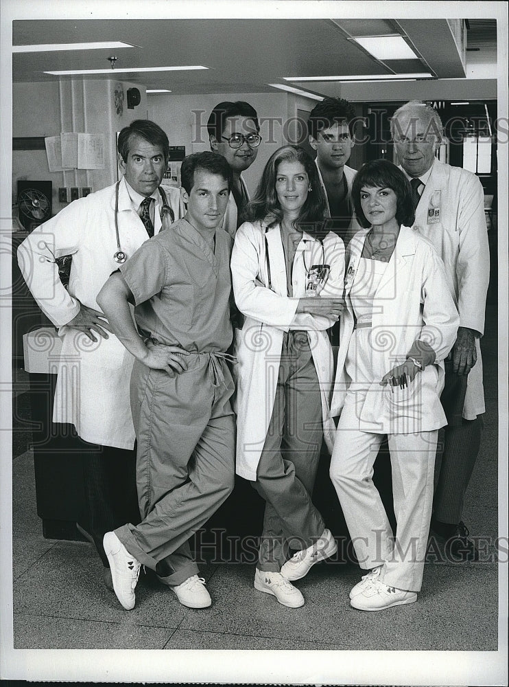 1986 Press Photo Cast Of TV Series &quot;Kay O&#39;Brien&quot;- Historic Images