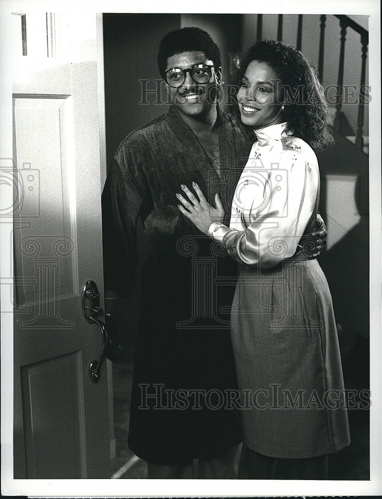 1987 Press Photo &quot;Knots Landing&quot; Larry Riley, Lynne Moody- Historic Images