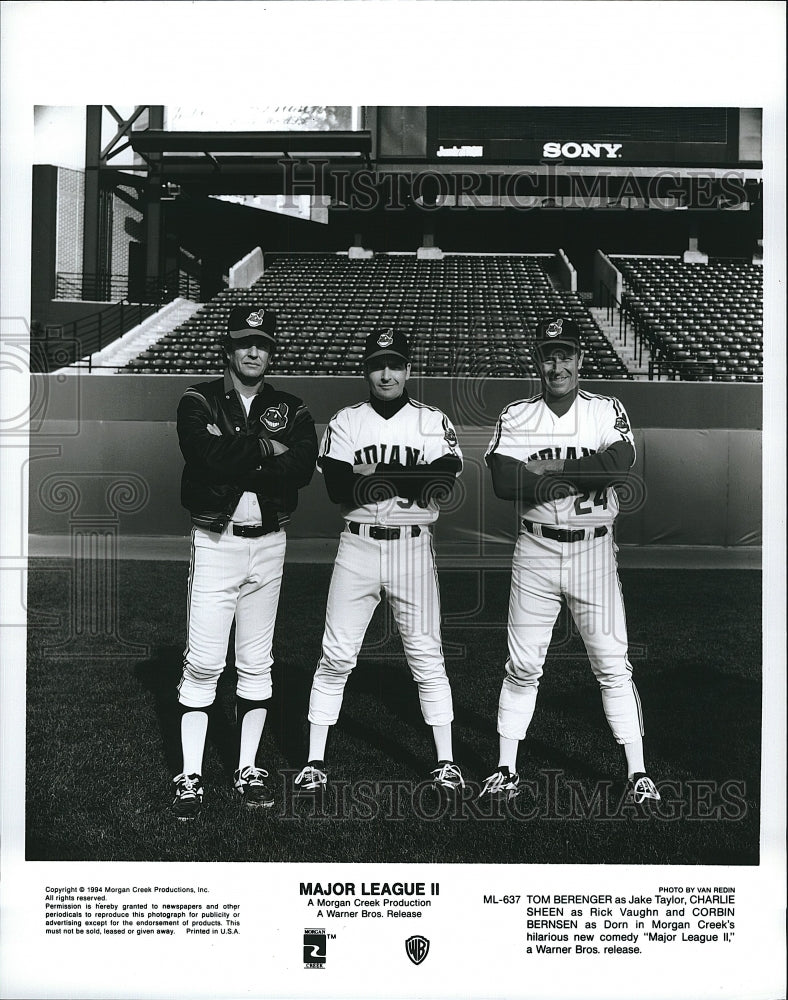 1994 Press Photo Actor Tom Berenger, Charlie Sheen, Corbin Bernsen - Historic Images