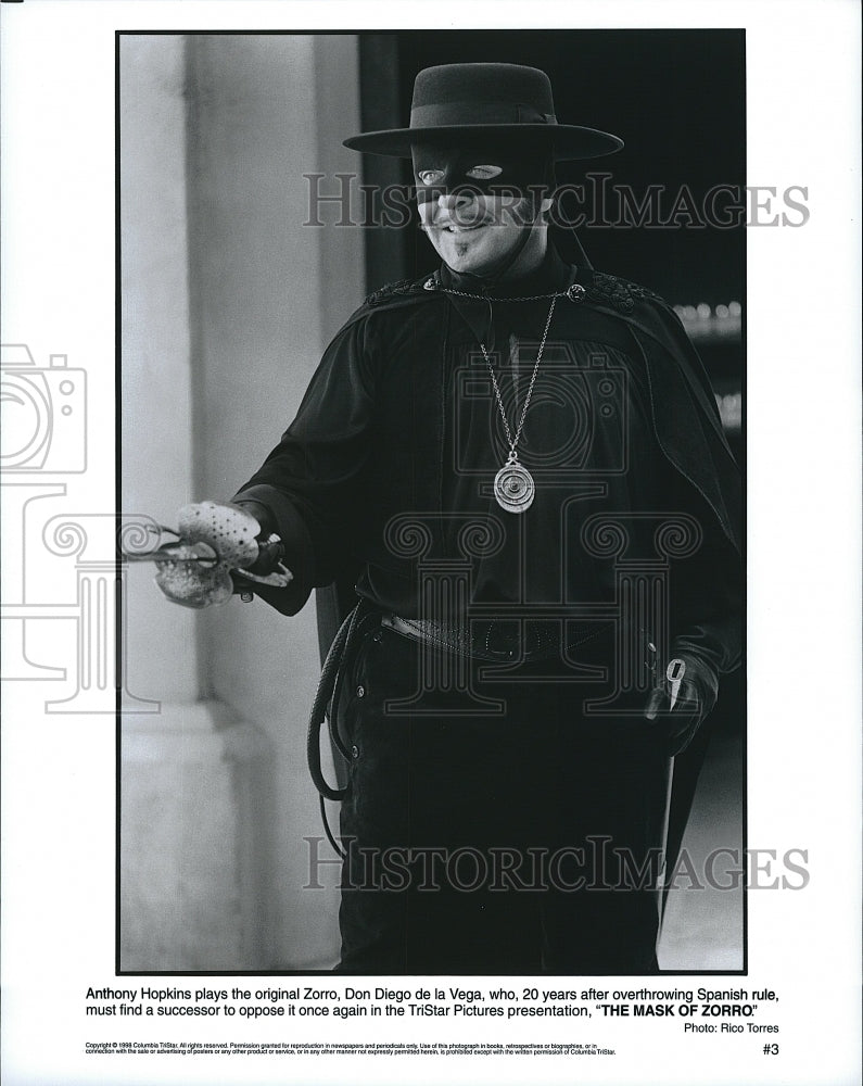 1999 Press Photo Anthony Hopkins American Actor Mask Of Zorro Movie Film- Historic Images