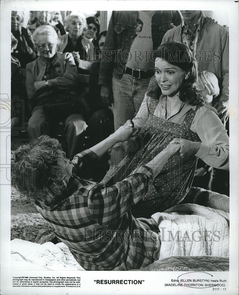 1980 Press Photo Actress Ellen Burstyn &amp; Madeline Thronton In &quot;Resurrection&quot;- Historic Images