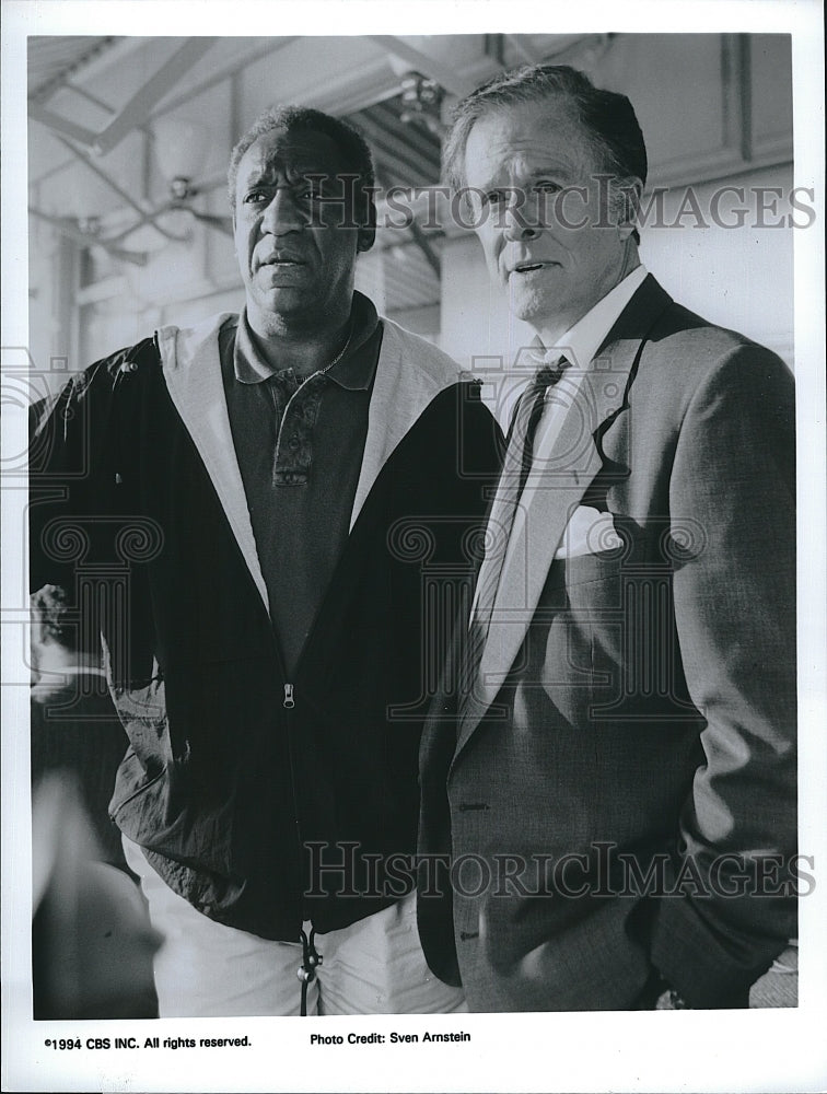 1993 Press Photo Bill Cosby and Robert Cult in CBS-TV &quot;I Spy&quot;.- Historic Images