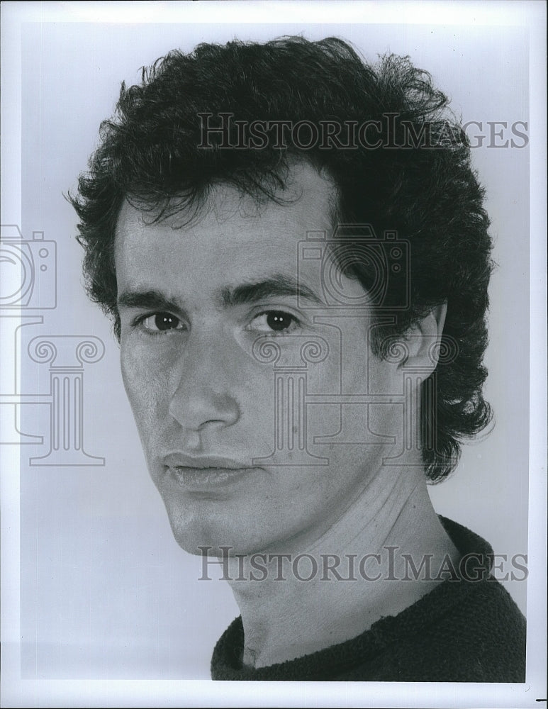 1987 Press Photo Lewis Smith is Steven Foreman in Fox&#39;s comedy &quot;Karen&#39;s Song&quot;- Historic Images