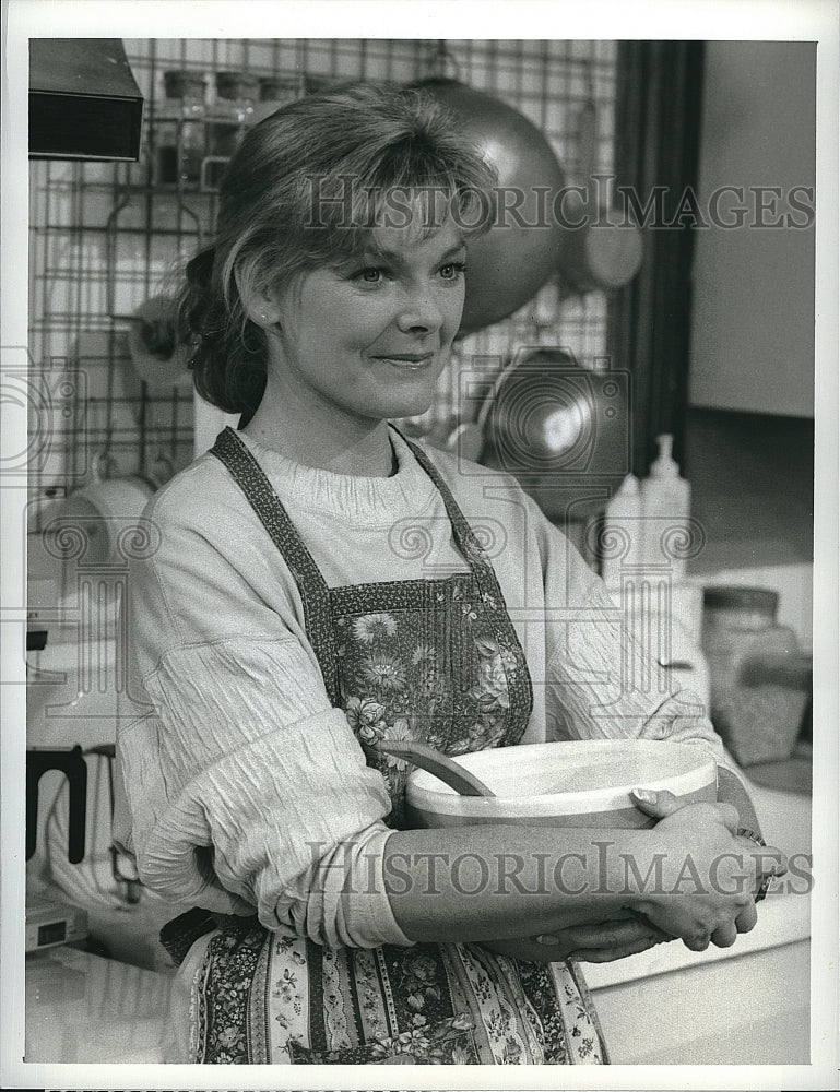 1987 Press Photo Actress Jane Curtin In &quot;Kate &amp; Allie&quot;- Historic Images