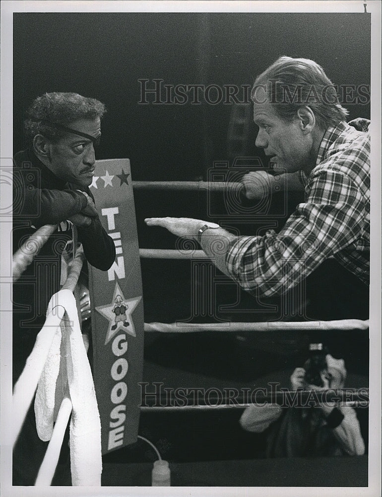 1989 Press Photo Actor Fred Dyer of &quot;Hunter&quot;- Historic Images