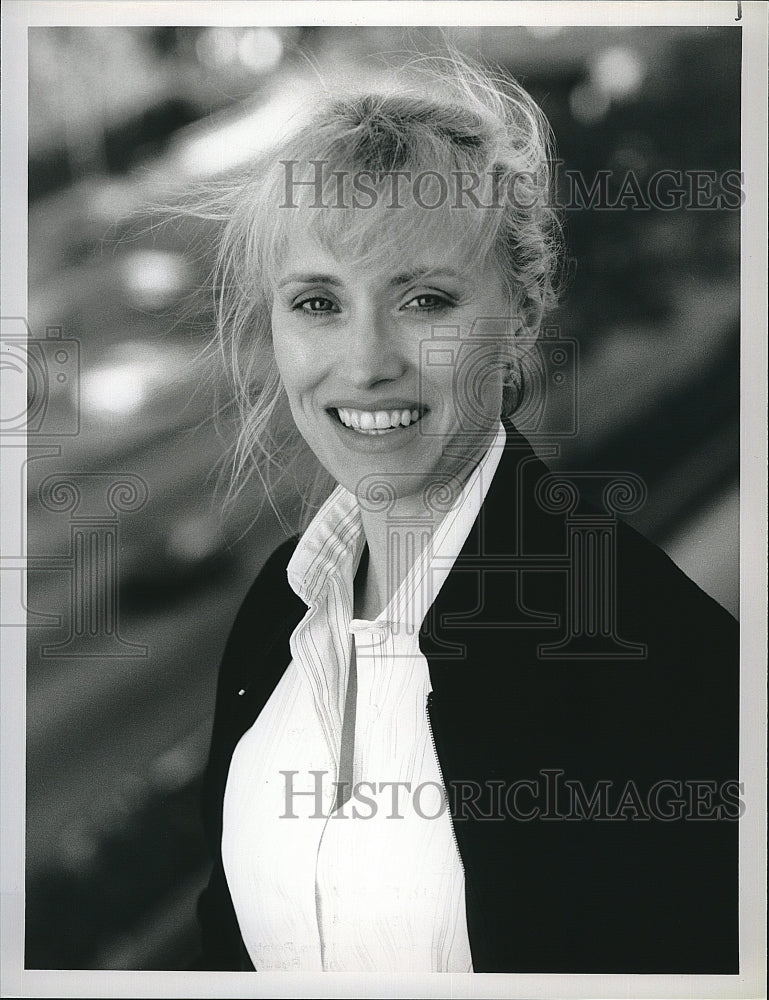 1990 Press Photo Actress Darlanne Fluegel in &quot;Hunter&quot;- Historic Images