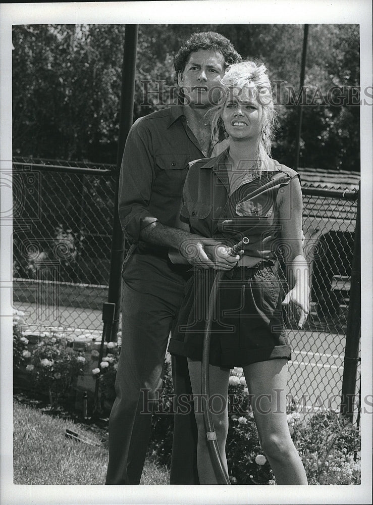 1985 Press Photo Actor Victor Garber &amp; Teri Copley in &quot;I Have Three Wives&quot;- Historic Images