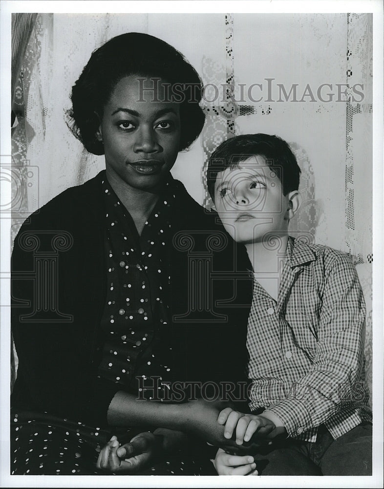 1992 Press Photo Actress Regina Taylor in &quot;I&#39;ll Fly Away&quot;- Historic Images