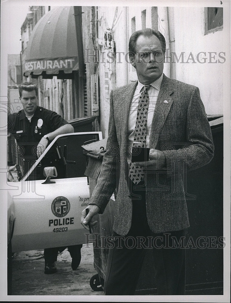 1989 Press Photo Eric Larson and Fred Dryer in &quot;Hunter&quot;- Historic Images