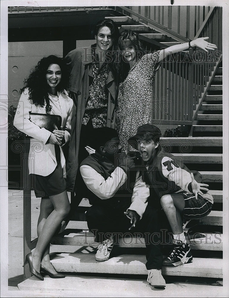 1990 Press Photo Cast Members of &quot;Hull High&quot;- Historic Images