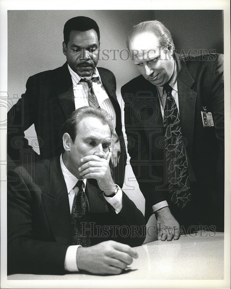 Press Photo Corbin Bernsen,Baeu Bilingslea and Jordan Lund in "L.A. Law".- Historic Images