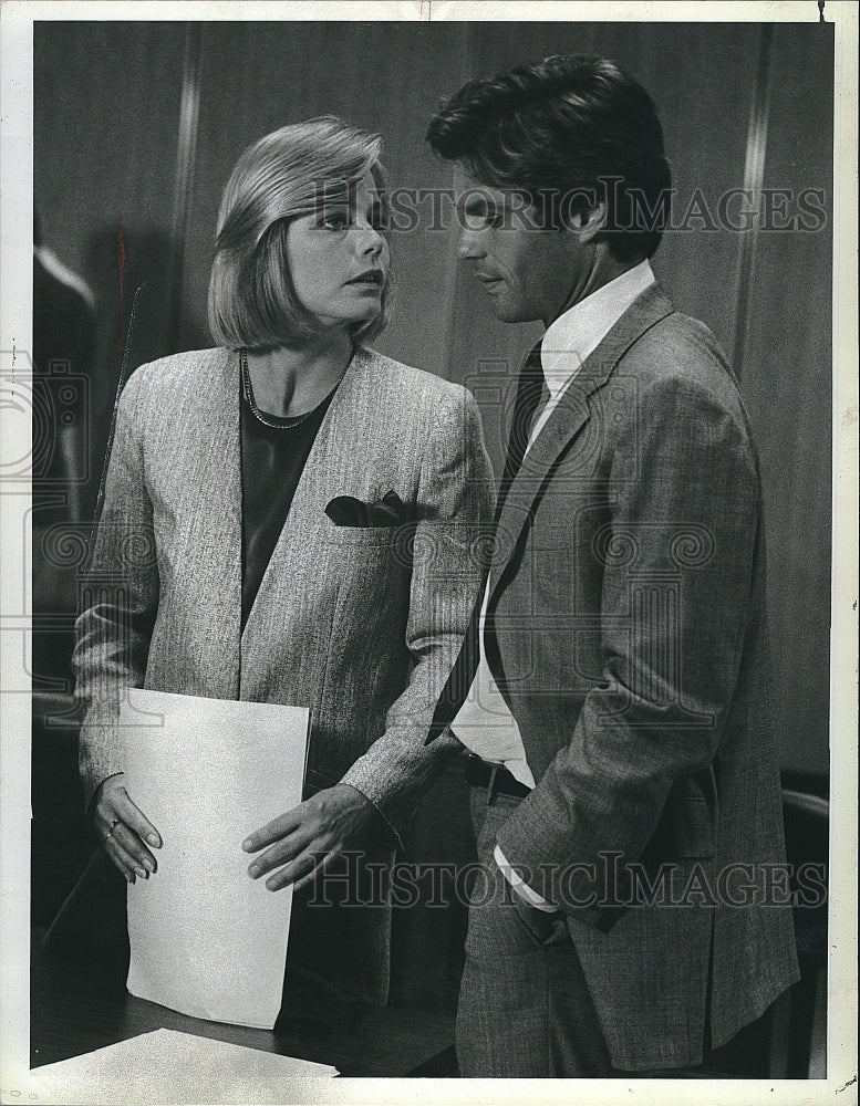 1987 Press Photo Actor Harry Hamlin &amp; Susan Dey in &quot;LA Law&quot;- Historic Images