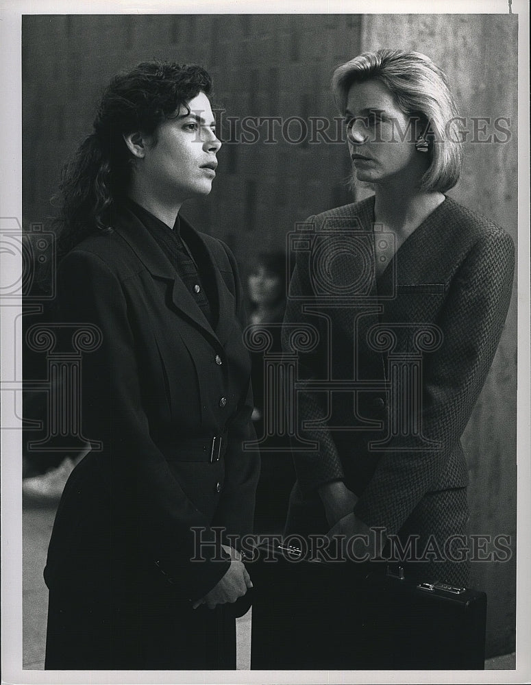 1989 Press Photo Susan Dey, Joyce Hyser &quot;L. A. Law&quot;- Historic Images