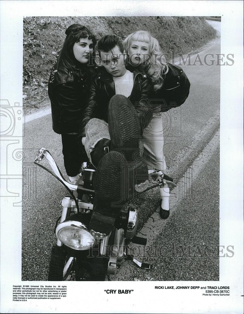 1990 Press Photo Ricki Lake Johnny Depp Traci Lord Cry Baby Musical Movie Film- Historic Images