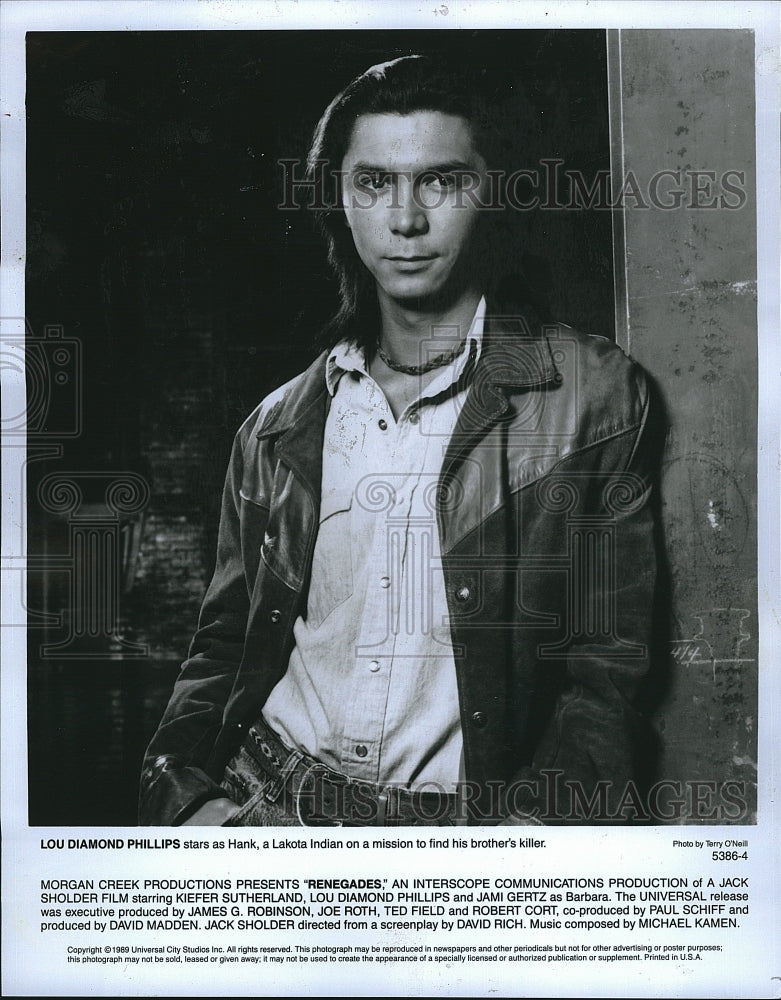 1989 Press Photo Lou Diamond Phillips as Hank in &quot;Renegades&quot;- Historic Images