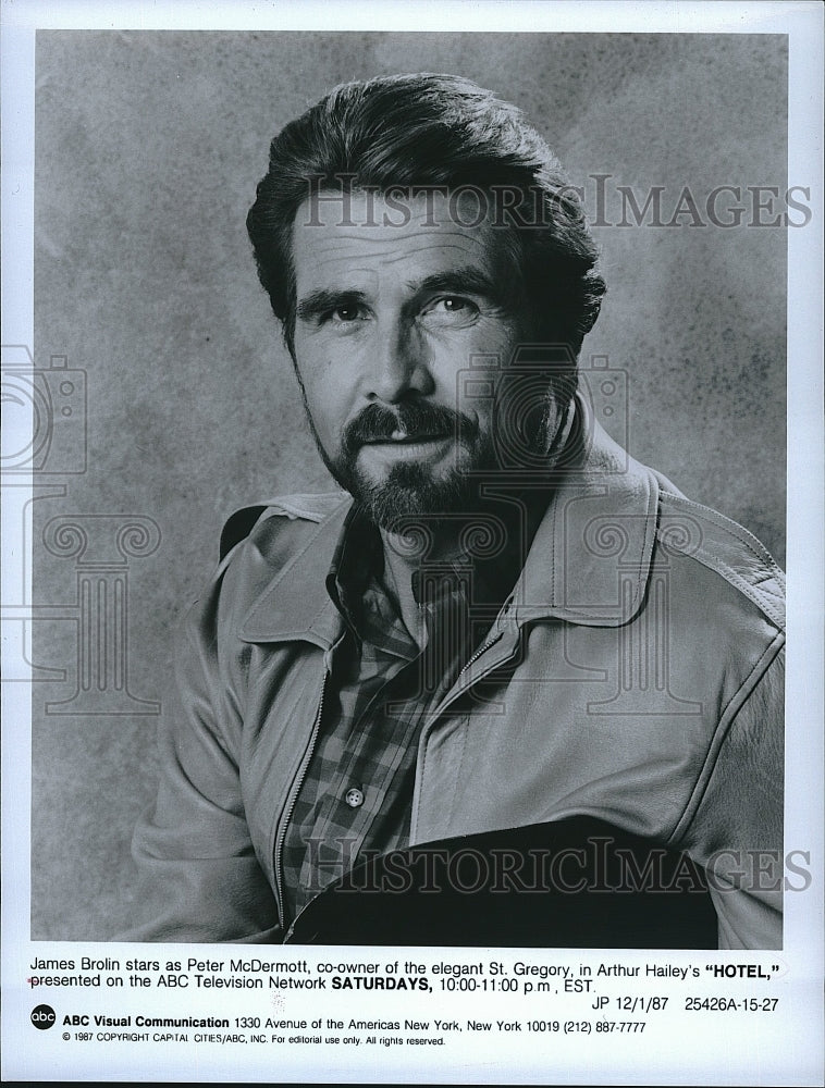 1987 Press Photo James Brolin stars in &quot;Hotel&quot;- Historic Images