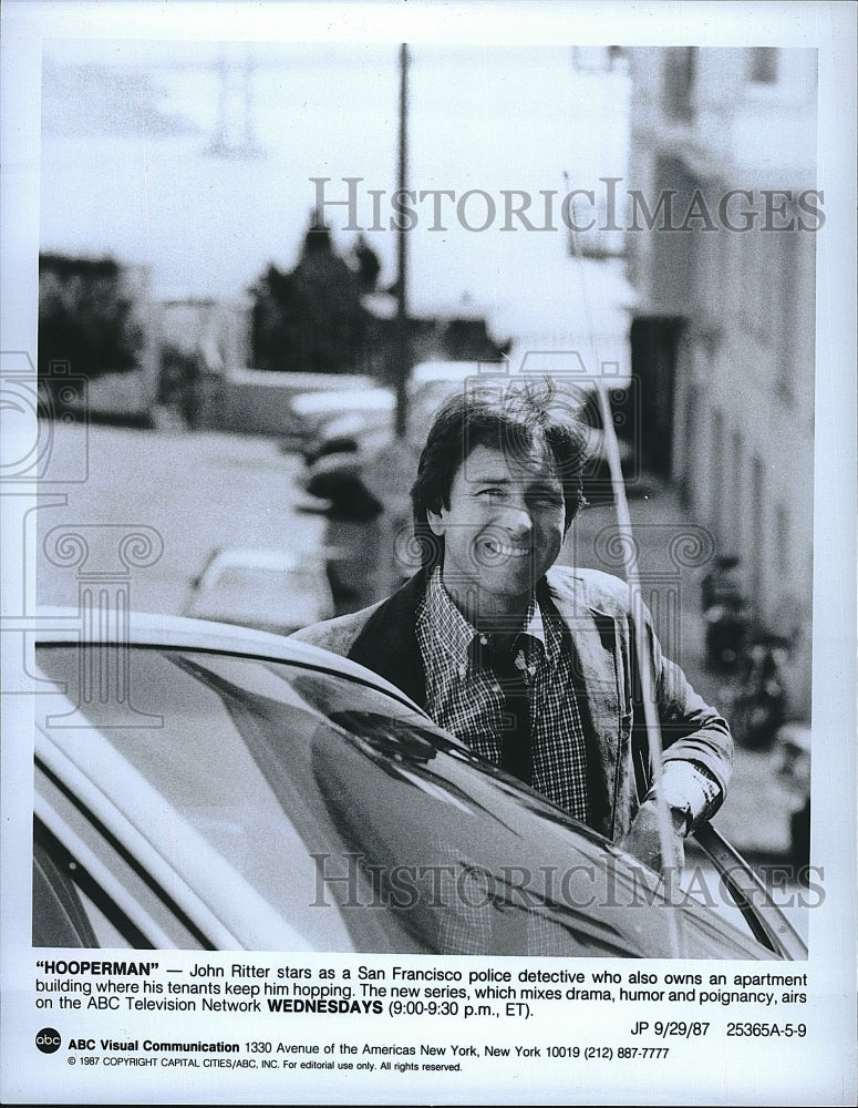 1987 Press Photo John Ritter Stars In &quot;Hooperman&quot; As A Police Detective- Historic Images