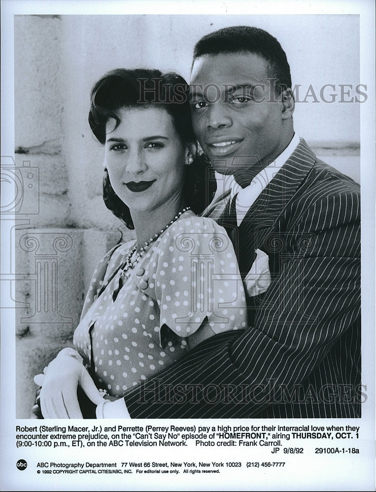 1992 Press Photo Perrey Reeves and Sterling Macer, Jr. star in CBS&#39;s &quot;Homefront&quot;- Historic Images