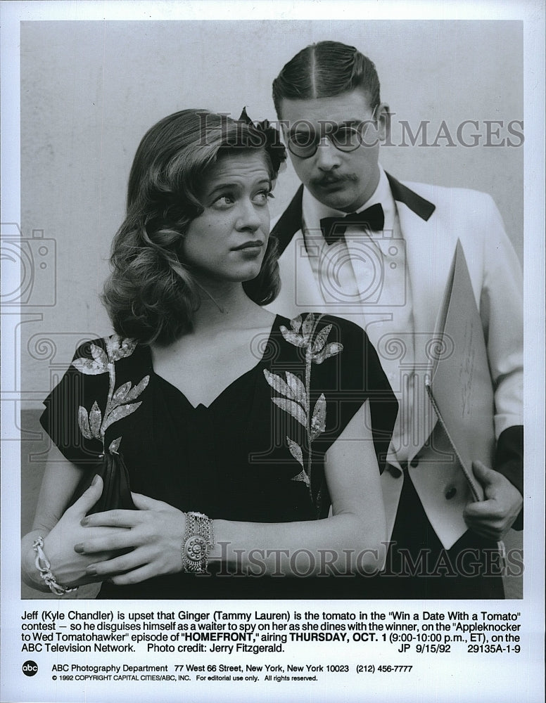 1992 Press Photo Kyle Chandler &amp; Tammy Lauren Star In &quot;Homefront&quot;- Historic Images