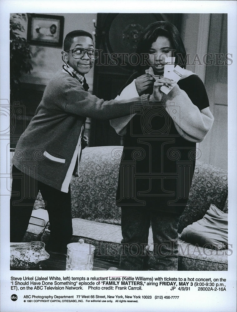 1991 Press Photo Jaleel White &amp; Kellie S. Williams from an episode of  - Historic Images