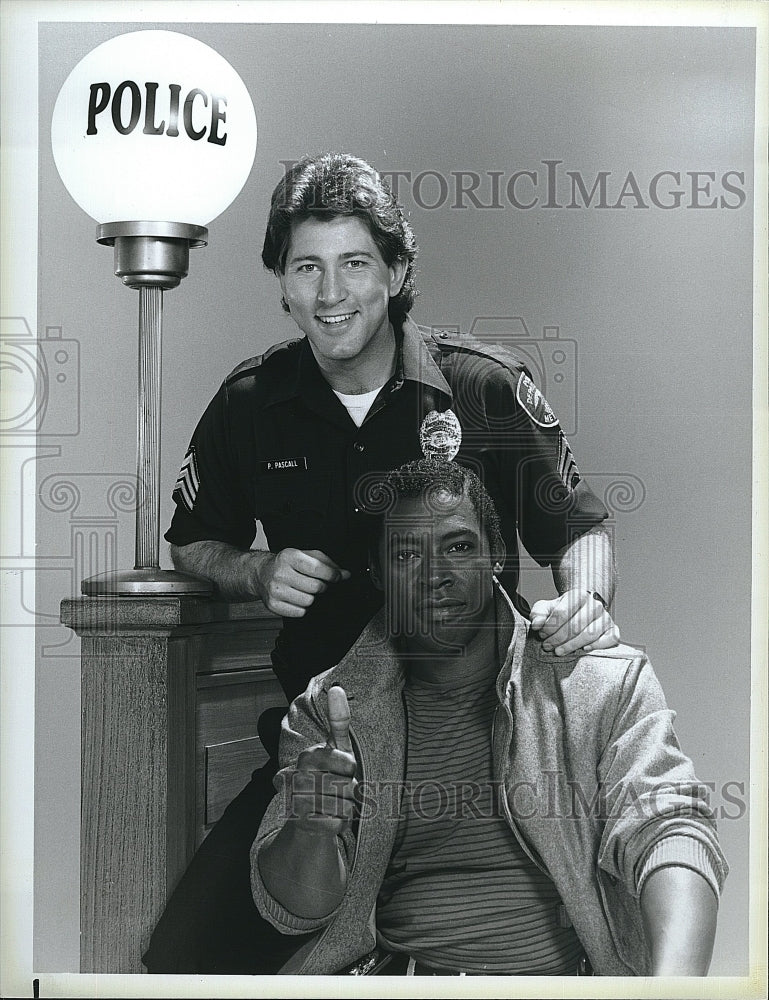 1985 Press Photo Jonathan Perpich, Ernie Hudson &quot;The Last Precinct&quot;- Historic Images