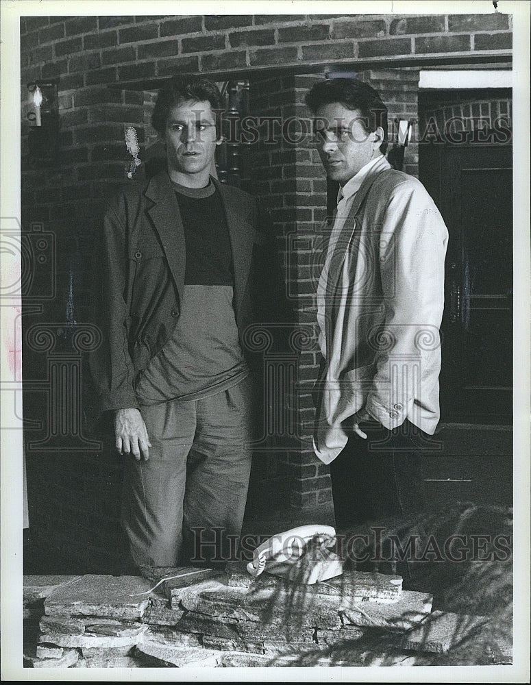 1987 Press Photo Jeff Conaway &amp; Nick Mancuso Star In &quot;Stingray&quot;- Historic Images