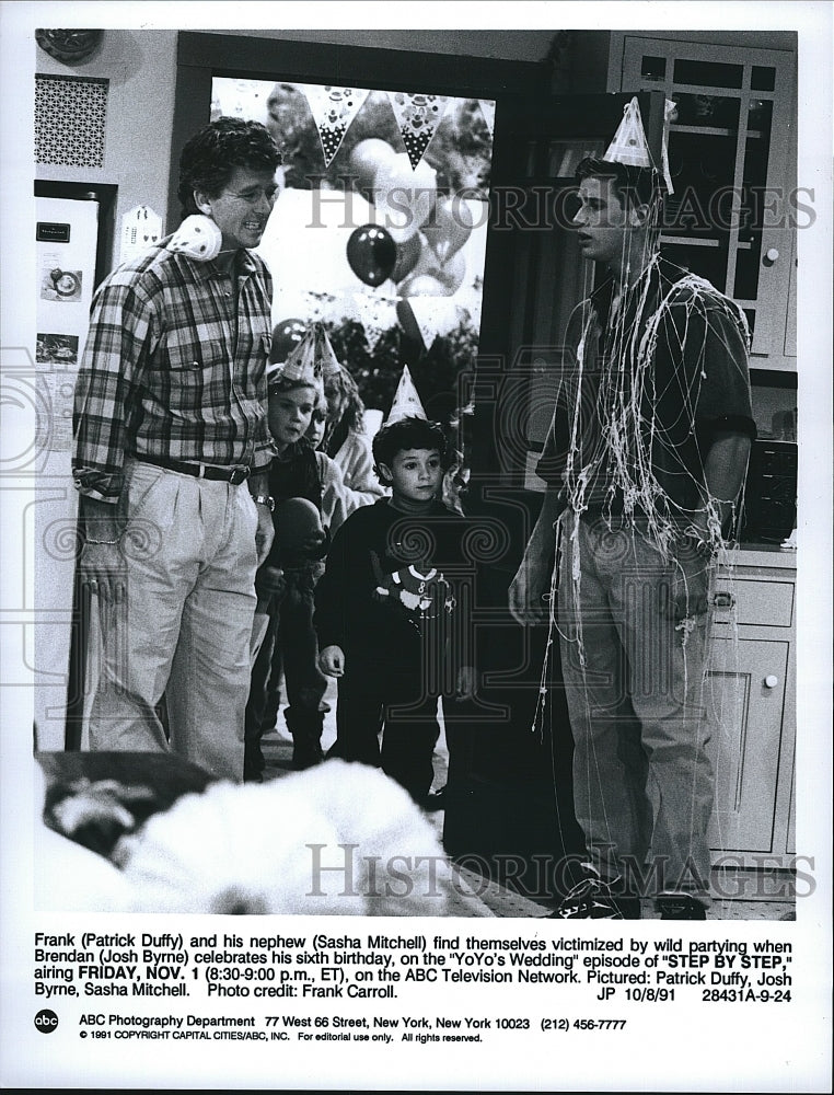 1991 Press Photo Patrick Duffy, Sasha Mitchell, J. Byrne &quot;Step By Step&quot;- Historic Images