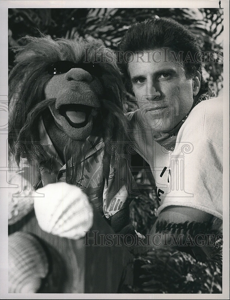 1989 Press Photo Ted Danson, Clifford &quot;The Jim Henson Hour&quot;- Historic Images