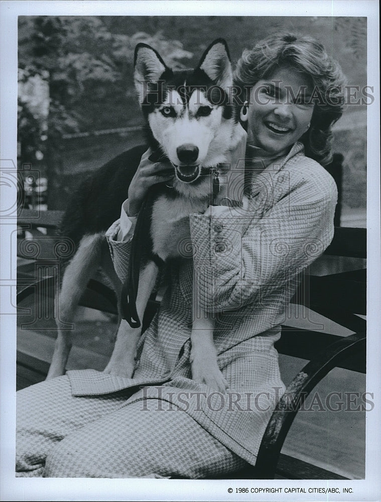 1986 Press Photo Spense For Hire Carolyn McCormick- Historic Images