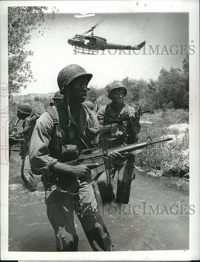 1987 Press Photo Stan Foster Kevin Conroy Tour of Duty- Historic Images