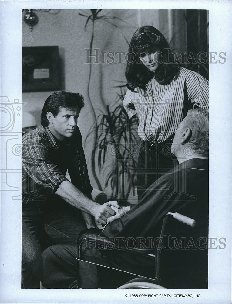 1986 Press Photo Starman Robert Hays Kenneth Tobey Patricia McPherson- Historic Images