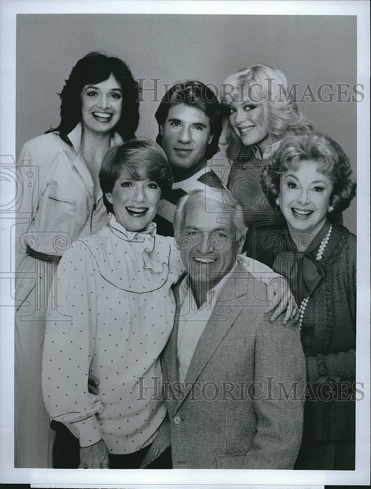 1982 Press Photo Cast Of TV Series &quot;Too Close For Comfort&quot;- Historic Images