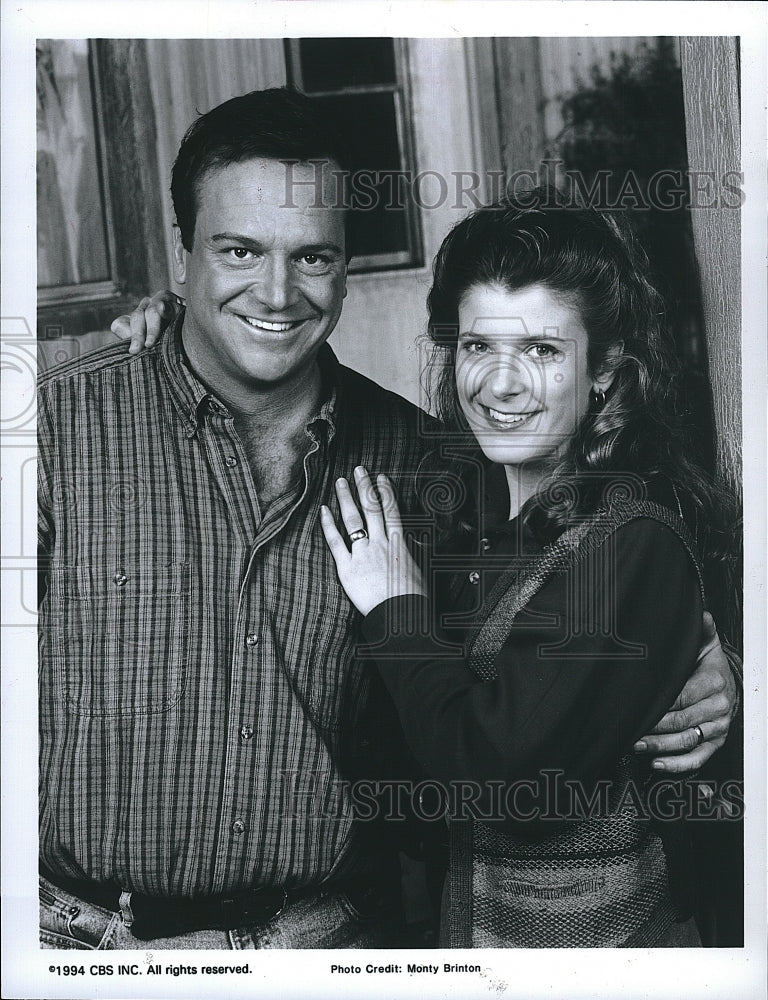 1994 Press Photo Tom Arnold Alison Laplaca on TV show Tom- Historic Images