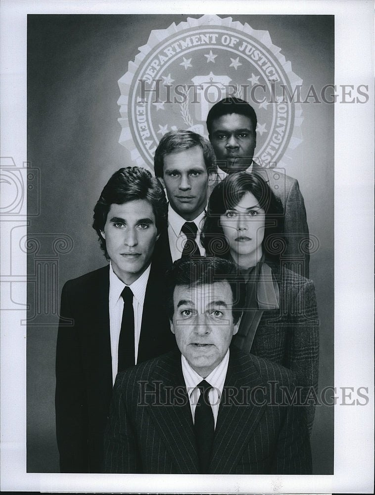 1981 Press Photo Mike Connors and cast of &quot;Today&#39;s FBI&quot;- Historic Images