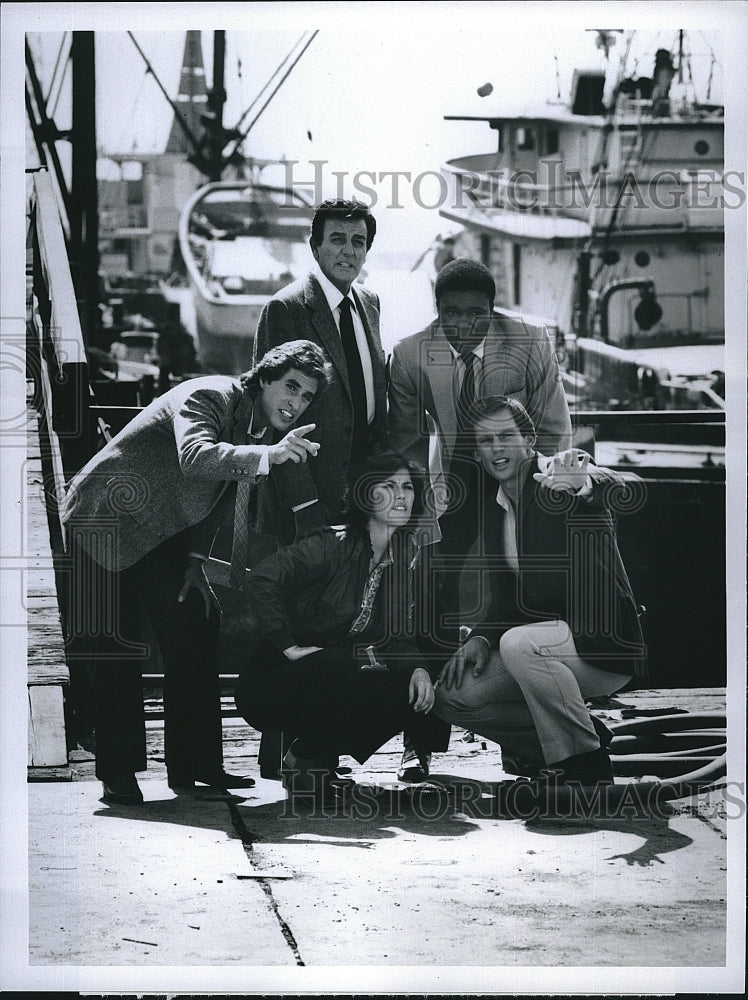 1981 Press Photo Joseph Cali and Mike Connors of ABC movie &quot;Today&#39;s FBI&quot;- Historic Images