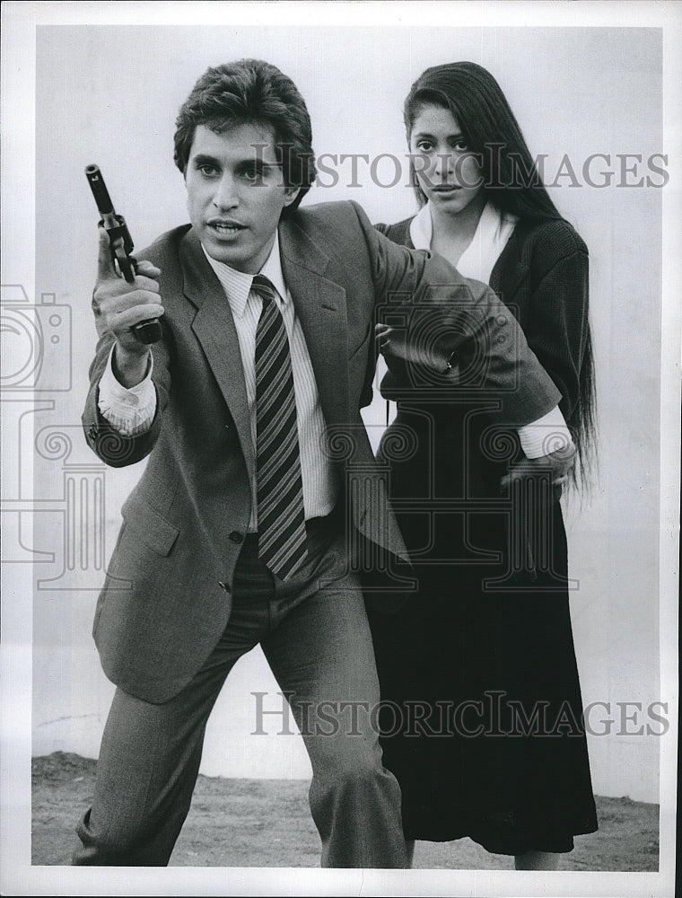 Press Photo Joseph Cali and Vicki Kriegler of drama series, &quot;Today&#39;s FBI&quot;- Historic Images