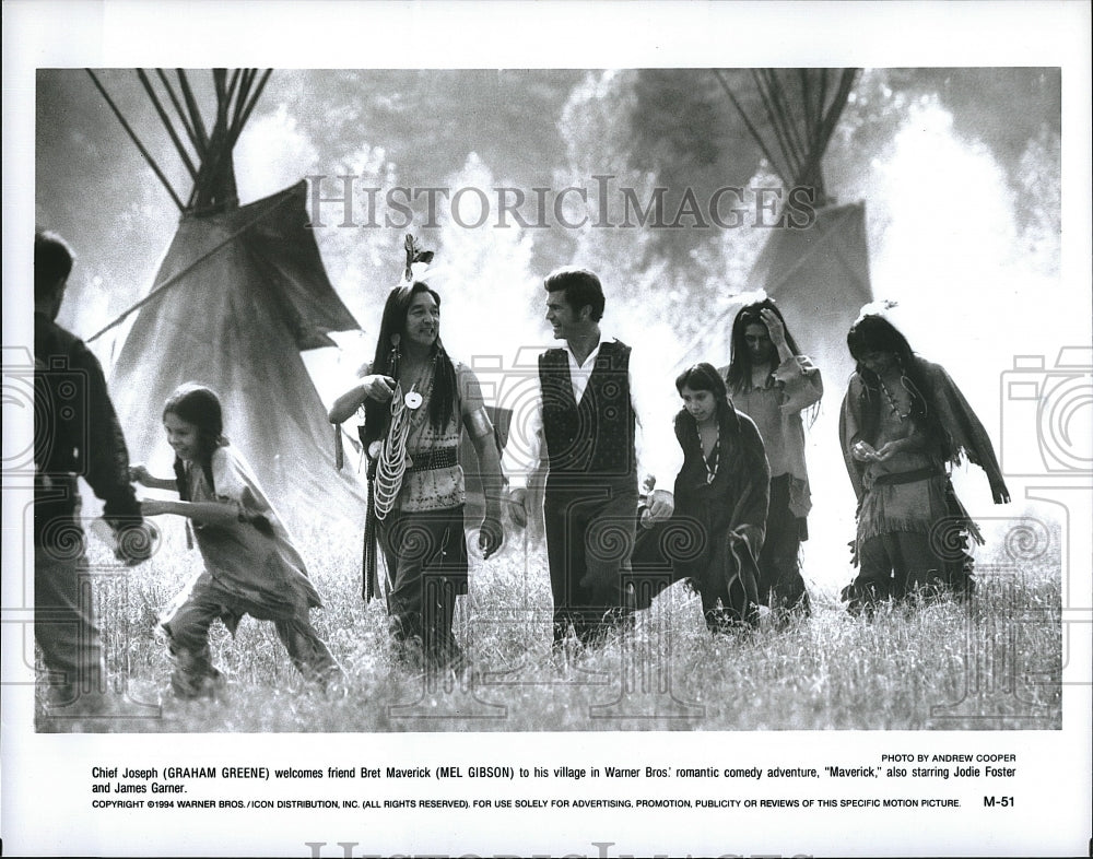 1994 Press Photo Graham Greene, Mel Gibson "Maverick"- Historic Images