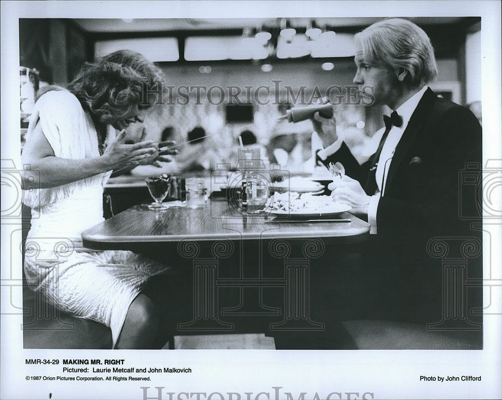 1987 Press Photo Laurie Metcalf and John Malkovich in &quot;Making Mr. Right&quot;- Historic Images