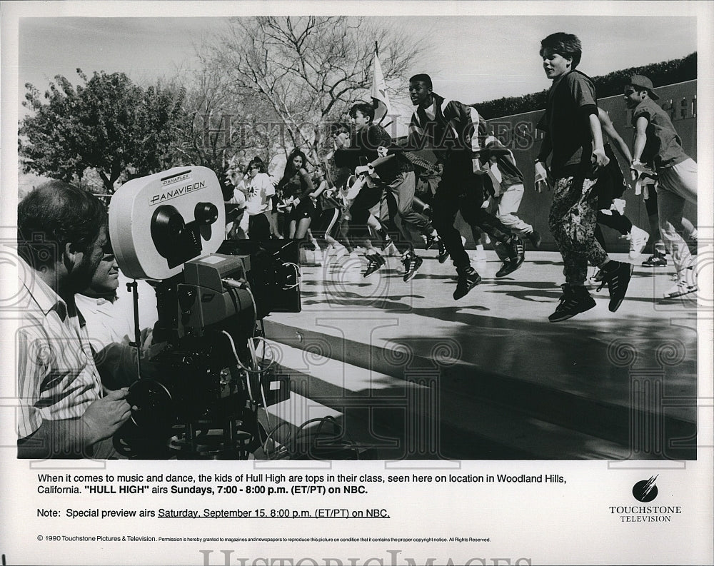 1990 Press Photo Dancers on &quot;Hull High&quot;- Historic Images