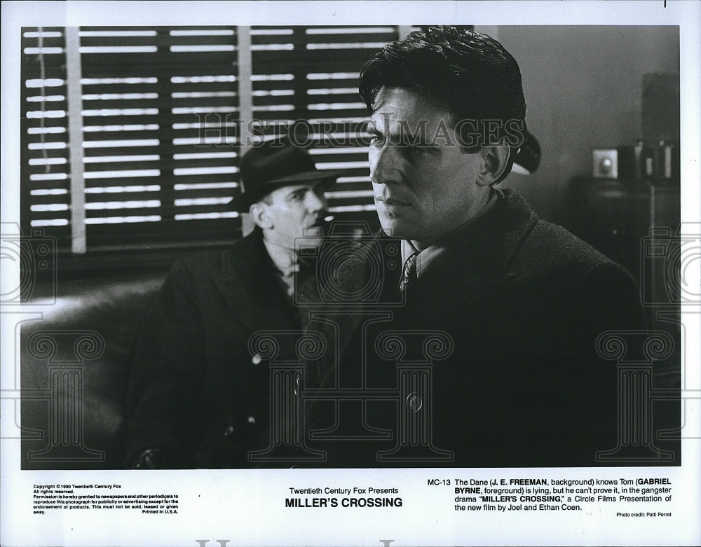 1990 Press Photo JE Freeman &amp; Gabriel Byrne Star In &quot;Miller&#39;s Crossing&quot;- Historic Images