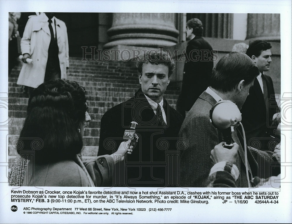 1990 Press Photo Kevin Dobson on &quot;Kojak&quot;- Historic Images