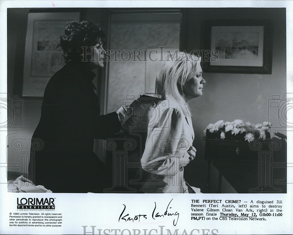 1988 Press Photo Teri Austin &amp; Joan Van Ark Star In &quot;Knots Landing&quot;- Historic Images