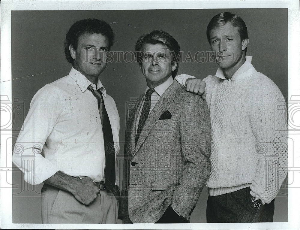 1989 Press Photo Kevin Dobson, William Devane &amp; Ted Shakelford- Historic Images