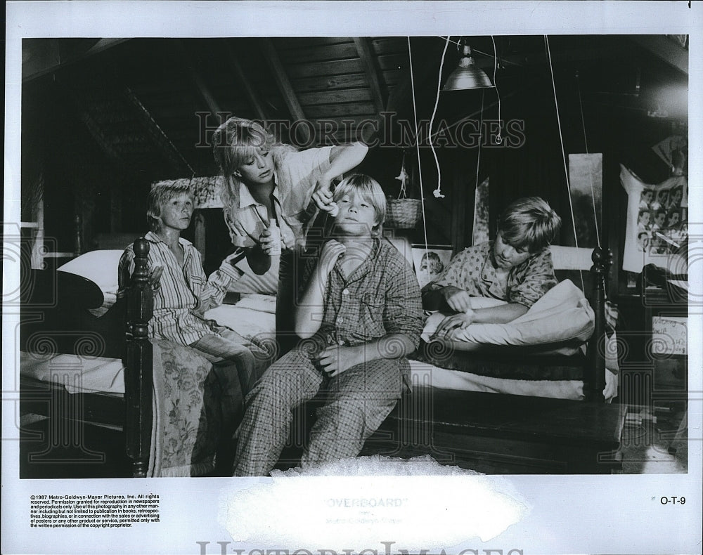 1987 Press Photo Goldie Hawn Stars In "Overboard"- Historic Images