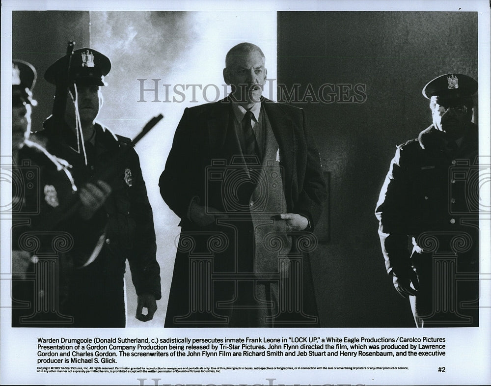 1989 Press Photo Actor Donald Sutherland In &quot;Lock Up&quot;- Historic Images