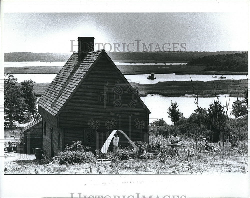 1995 Press Photo Tim Jackson on the set of the movie Hog Island- Historic Images