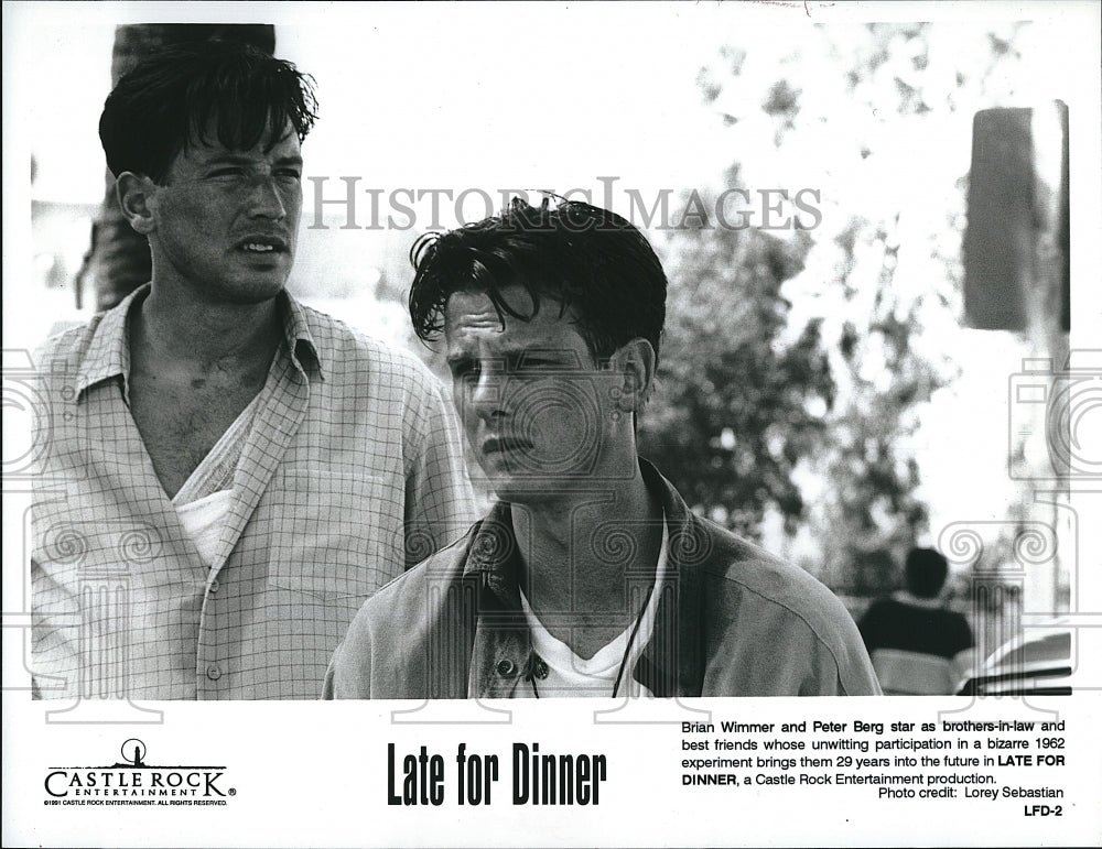 1991 Press Photo Brian Wimmer &amp; Peter Berg in &quot;Late For Dinner&quot;- Historic Images