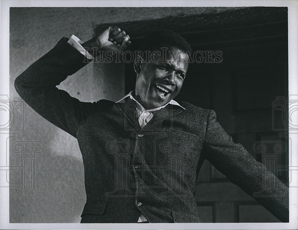 1967 Press Photo Sidney Poitier in CBS-TV "Lilies of the Field".- Historic Images