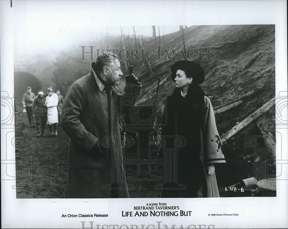 1990 Press Photo Phillipe Noiret, Sabine Azema &quot;Life and Nothing But&quot;- Historic Images